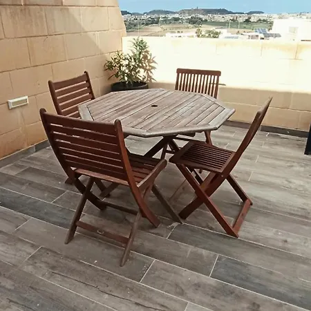 Apartment Cozy Penthouse With Citadel View Near To Victoria